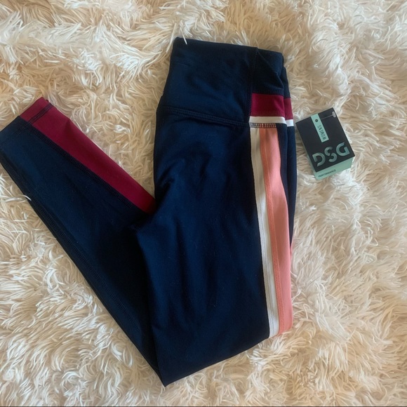 NWT High Rise 7/8 Leggings - Picture 7 of 7